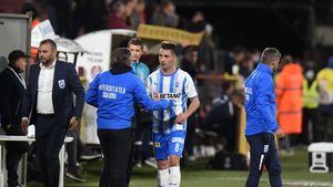 Laurențiu Reghecampf a dezvăluit de ce nu mai joacă Alexandru Mateiu la Universitatea Craiova: „Trebuie să facă mai mult pentru a ajunge să se bată cu cei aflați pe postul lui”