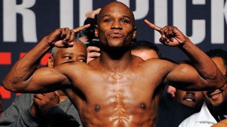 FOTO O nouă aroganță a lui Floyd Mayweather!** Cum și-a surprins invitații la ziua sa de naștere