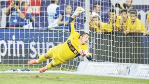 "Pufi" trece pe gofre! Bălgrădean va semna cu Standard! Cât ia Dinamo