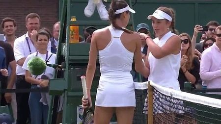 Scene tensionate la Wimbledon! Jelena Ostapenko și Ajla Tomljanovic s-au luat la harță pe teren: „Te comporți oribil! Crezi că am simulat?"