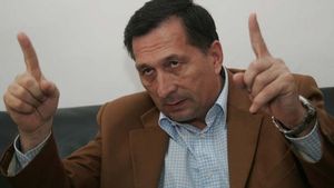 Crăciunescu: "Pițurcă este în stare să se arunce în foc pentru jucători"