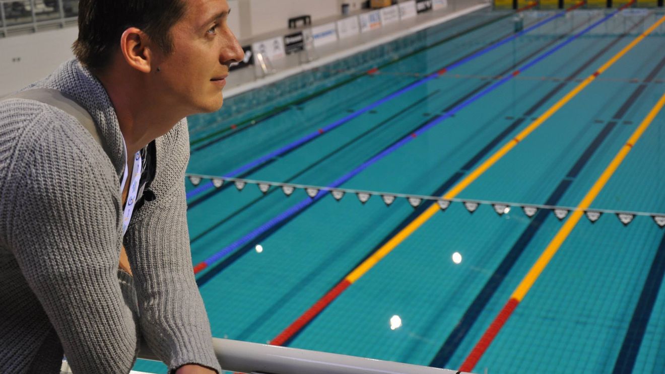 "Unii supereroi zboară altfel". Maraton de înot în scopuri caritabile: 72 de kilometri pentru 7.200 de lei