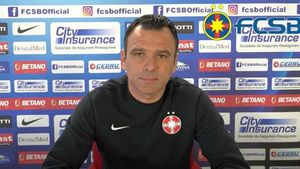 Toni Petrea, îngrijorat înaintea meciului FCSB - Poli Iași: „Sper să nu mai avem parte de surprize neplăcute”. Ce spune despre plecarea lui Daniel Pancu | VIDEO