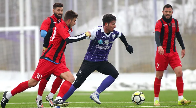 Reșița, la un nou amical fără gol marcat.** Jucătorii lui Daniel Oprița au pierdut cu ACS Poli