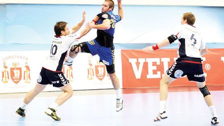 Tot mai departe de optimi