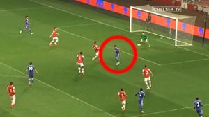 Mourinho îl vede "noul Lampard", el a reușit o execuție de generic. VIDEO - Lewis Baker a marcat unul dintre cele mai frumoase goluri din 2014