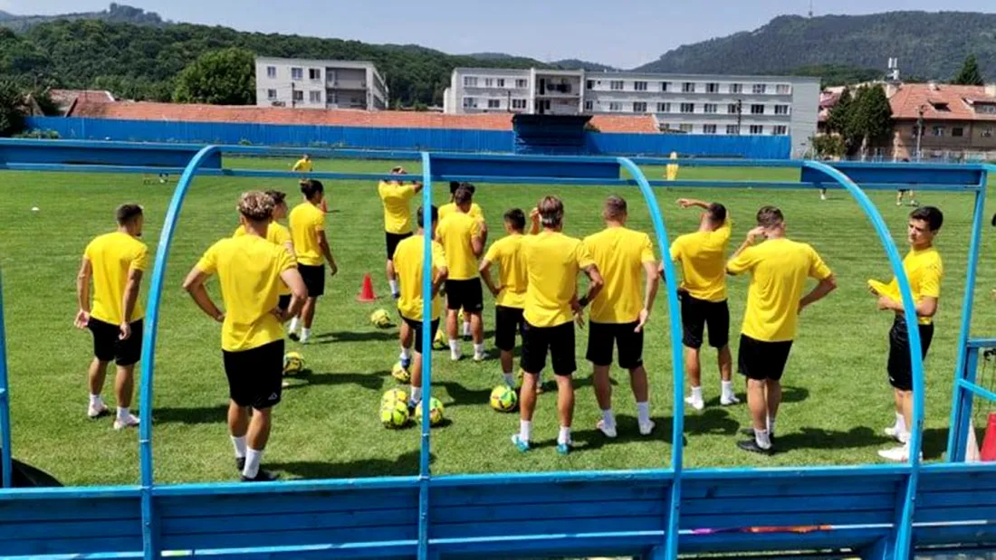 10 jucători brașoveni și-au făcut loc în lotul gândit de Ilie Stan la FC Brașov. Nou-promovata în Liga 2 și-a conturat în mare parte grupul de fotbaliști cu care va ataca noul sezon