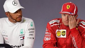 Hamilton a câștigat cursa de la Monza, după ce s-a ciocnit cu Vettel în primul tur. Safety-car, loteria strategiilor și o penalizare au decis podiumul. "Ucid, pur și simplu, pilotajul!" Cât s-a mărit avansul campionului la general