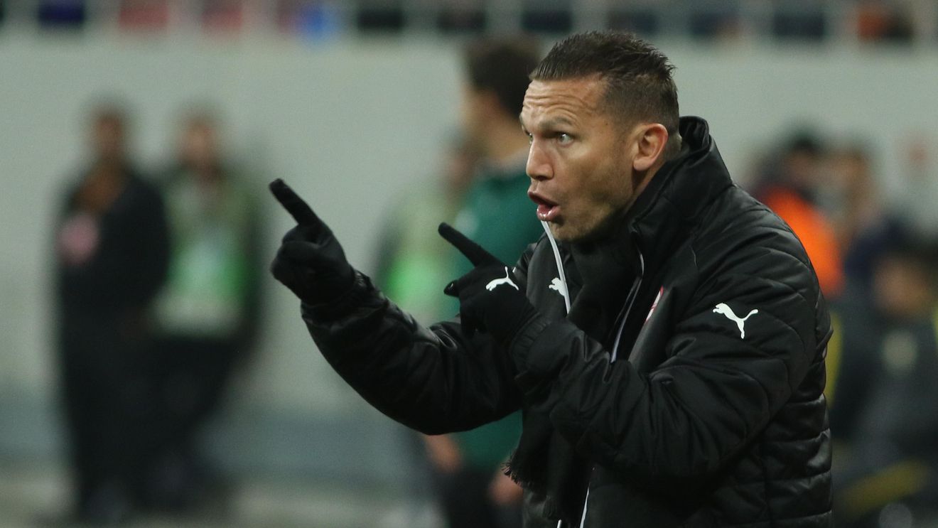 În tur a acceptat cu greu înfrângerea, acum e obiectiv. Antrenorul lui Beer Sheva a făcut analiza meciului: "Golul lor a venit de nicăieri, dar...". De ce se simte "foarte mândru"