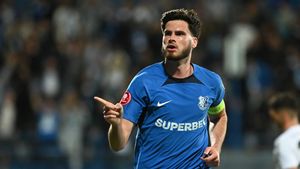 CFR Cluj intră în forță în negocierile cu Tudor Băluță, fotbalist ofertat deja de Dinamo şi Universitatea Craiova! Dan Petrescu e gata să dea lovitura cu fotbalistul creat de Hagi