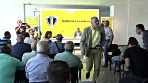 Petrolul: ședința ultimei șanse s-a amânat din lipsă de cvorum. Suporterii, reprezentanții Veolia și membrii fondatori se vor întâlni să vadă dacă mai pot continua împreună