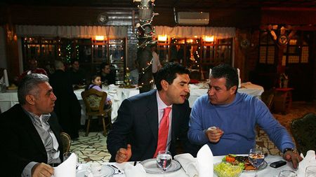 ÎNVRĂ‚JBIȚI | Borcea a încercat să-i bată pe frații Becali în duba Jandarmeriei după ce aceștia au recunoscut la DNA că au mituit judecătoarea în "Dosarul transferurilor"
