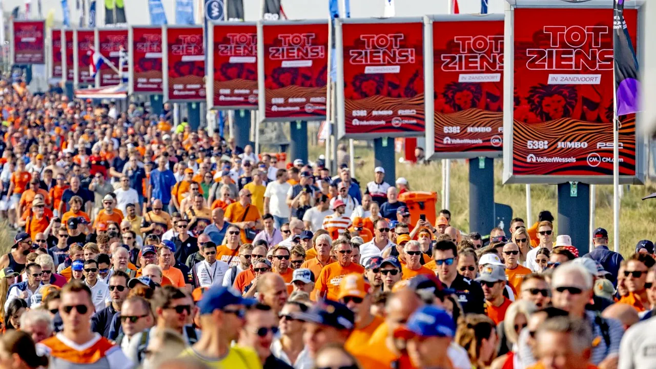 Pur și simplu fabulos! Cum se trăiește un weekend de vis la Zandvoort, cu sute de mii de spectatori și o atmosferă ca pe „Maracana”. Max Verstappen, „Marco Van Basten” al Formulei 1 | SPECIAL