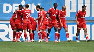 Un fotbalist de la UTA a ajuns la spital după meciul cu Gloria Buzău! Ultimele detalii despre starea jucătorului lui Mircea Rednic