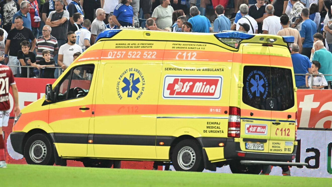 Au crezut că-l vor lua de la spital! Ce s-a întâmplat cu atacantul scos pe brațe de pe teren în Superliga. EXCLUSIV