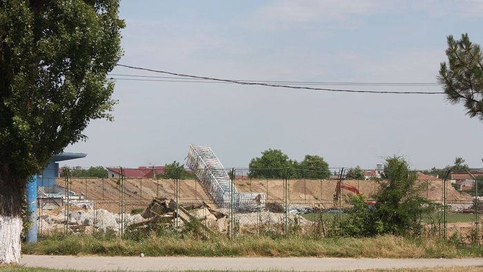VIDEO | Căzu nocturna de pe "Ion Oblemenco". Procesul de demolare a vechiului stadion din Craiova, aproape de final
