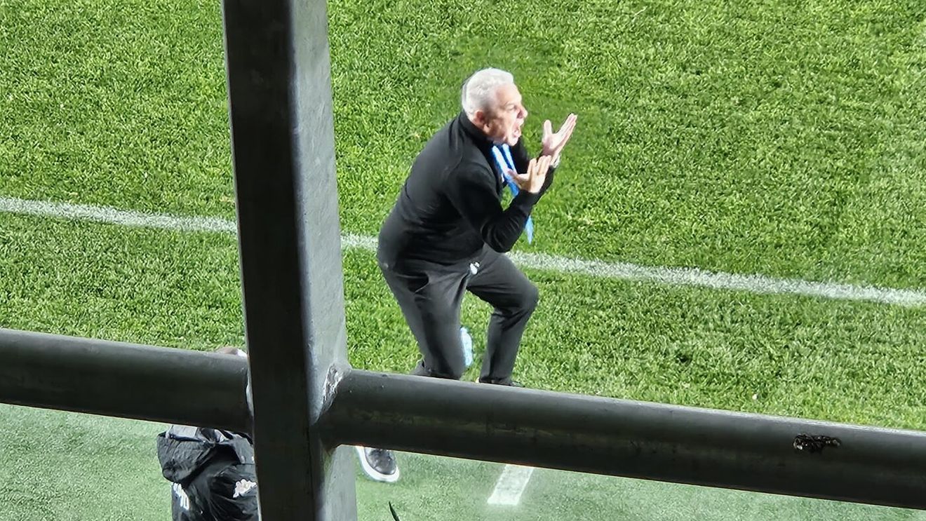 Reacția lui Marius Şumudică la decizia lui Radu Petrescu de a anula golul Rapidului, după ce a fost la monitorul VAR