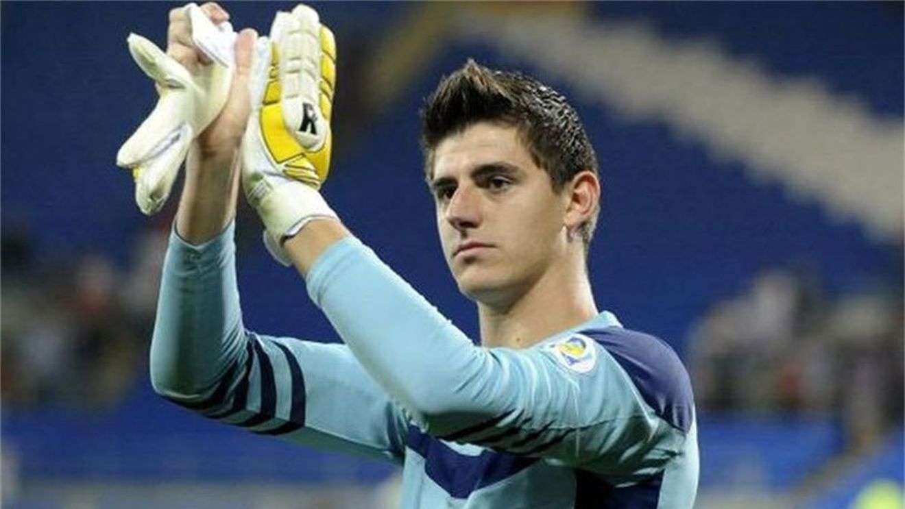 Courtois îi arată ușa lui Cech: "Ar fi mai bine dacă ar pleca de la Chelsea"