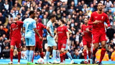 Fostul jucător de la CFR Cluj face spectacol în Premier League: a spulberat-o pe Manchester United, pe Old Trafford! Mo Salah o salvează pe Liverpool
