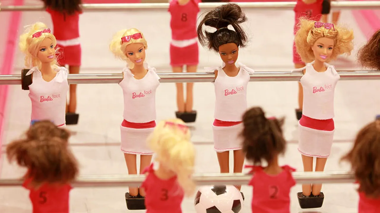FOTO Păpușile Barbie sunt gata de CM de fotbal feminin!** Turneul final începe duminică