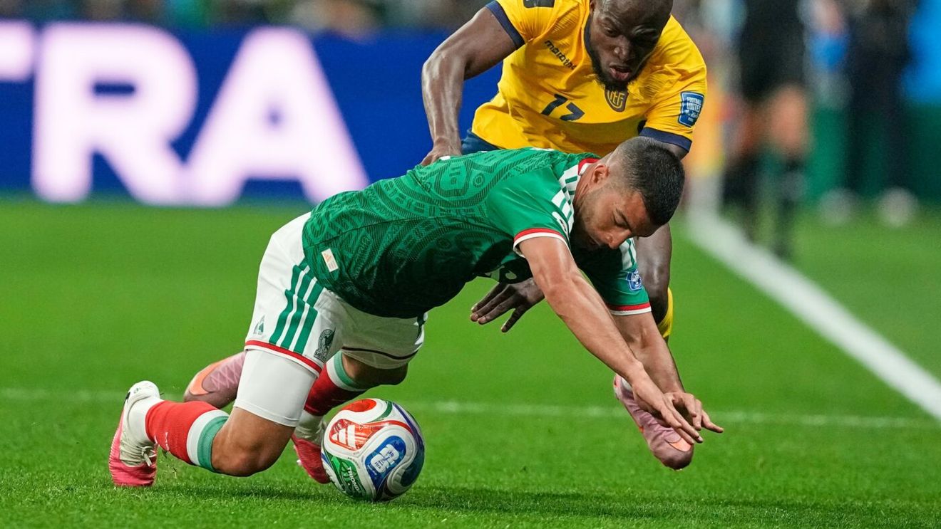 Mexic - Ecuador live la Cupa Mondială. Luptă TERIBILĂ pe Estadio Azteca și atmosferă ULUITOARE în meciul pe care FIFA l-a amânat o oră!