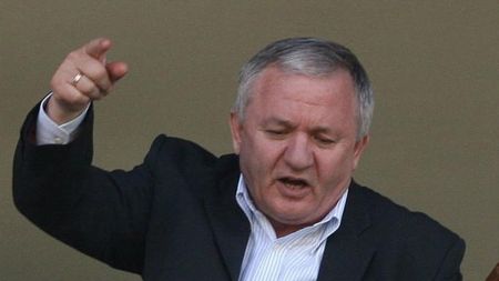 Vaslui a jucat contra 'Valizelor': **"Cei de la Pandurii sunt turbați! Aveau ochii injectați de la început, primarul făcea spume!"