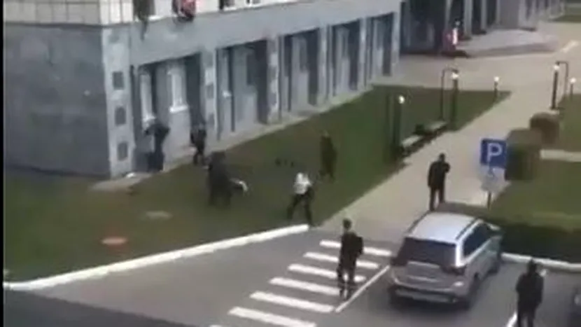 VIDEO / Atac armat la o universitate din Rusia. Opt persoane au murit, alte 19 au fost rănite