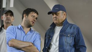 Incredibil! Cum încearcă acționarul minoritar Victor Angelescu să acopere discuția dintre Daniel Niculae și Sebastian Colțescu: „Nu cred că e interzis”