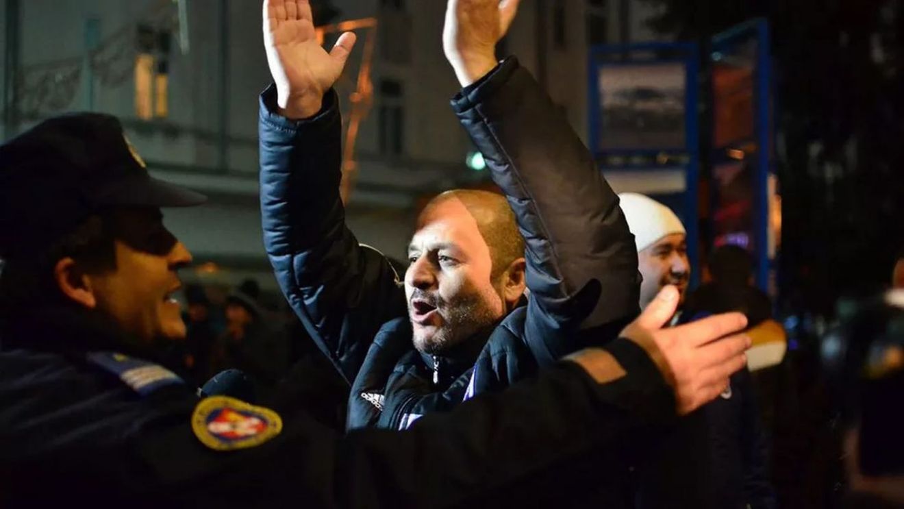 Adrian Mititelu și-a făcut echipe de fotbal în spatele gratiilor! Cum îi pune patronul lui FCU Craiova pe colegii de suferință să umble îmbrăcați prin pușcărie și cum dictează tot la trupa din Liga 1