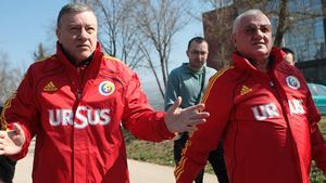 Există și păreri care îl scot pe Mircea Sandu basma curată:** "Nu e vina lui! Să-i naturalizăm pe Culio și Wesley!"