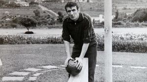 A murit unul dintre simbolurile Stelei, Bujor Hălmăgeanu. Fostul fundaș avea 77 de ani 