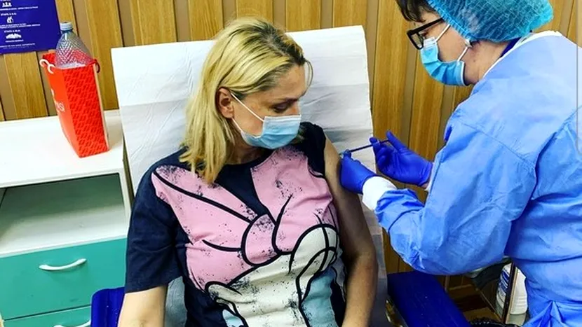 Cristina Cioran, criticată dur după ce s-a vaccinat anti-COVID! 'Cu cât te-au plătit să faci promo la serul ăla fiziologic!?'