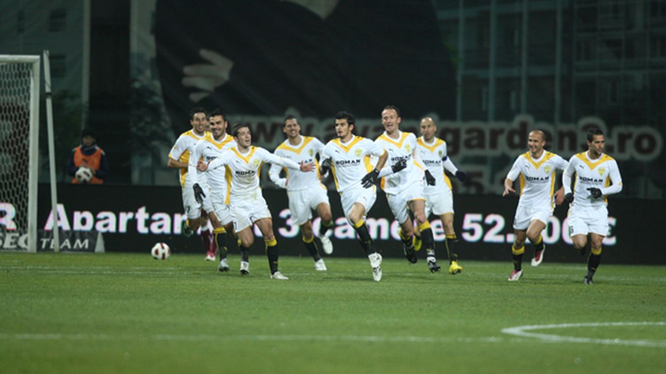 EXCLUSIV Rapidul își "betonează" defensiva!** VEZI primul transfer al giuleștenilor