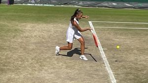 Urmașele Simonei Halep și Soranei Cîrstea! România are viitor: povestea fascinantă a micuțelor Alexia Tatu și Andreea Soare, puștoaicele care vor juca finala la Wimbledon Under 14! „Este greu cu tenisul și cartea, dar n-am ce face” | EXCLUSIV