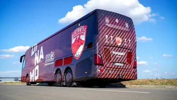 Asta chiar le întrece pe toate! Noul autocar al lui Dinamo ar fi aparținut rivalei FCSB