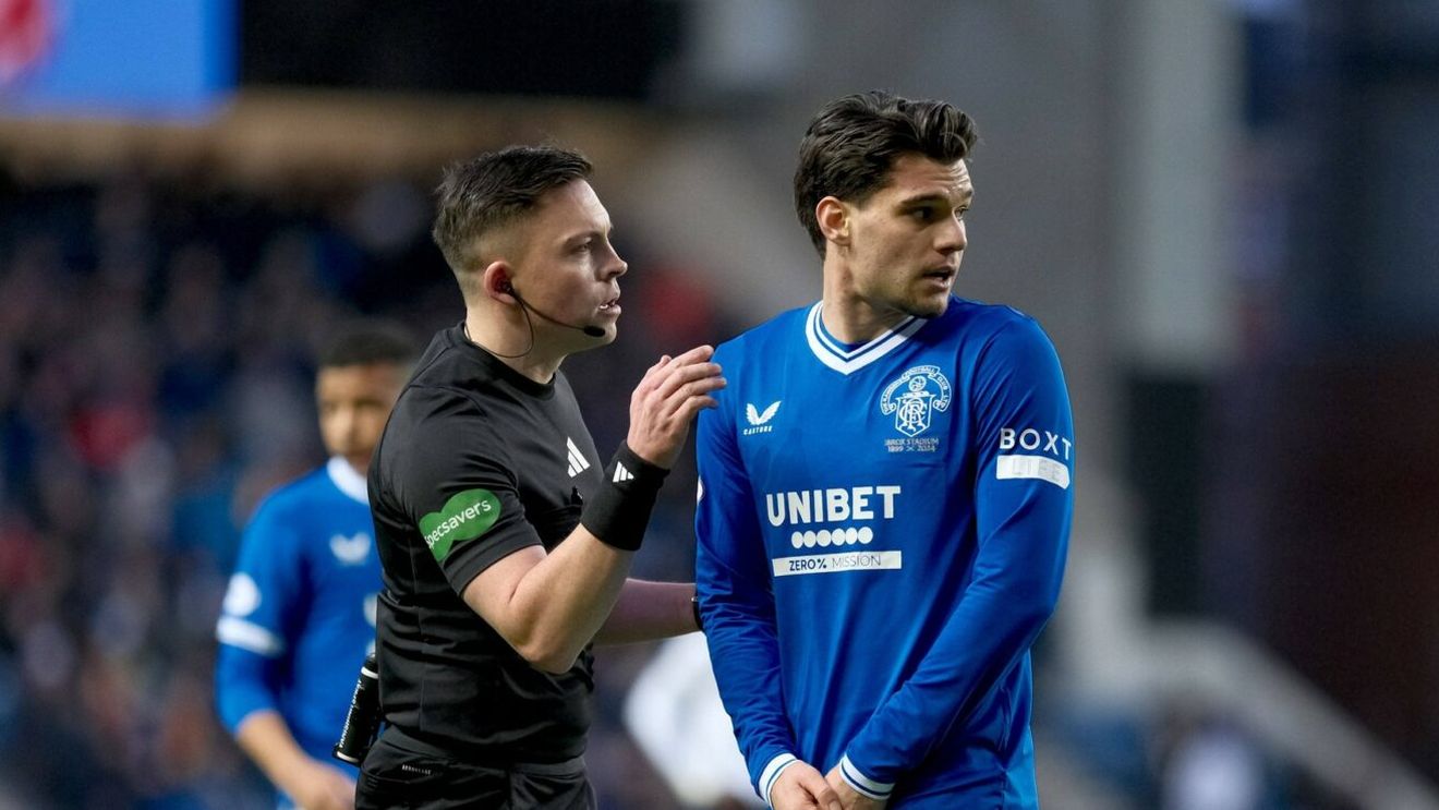 „Atunci ați fi zis că sunt prost". Philippe Clement a răbufnit după meciul în care l-a lăsat în afara lotului pe Ianis Hagi şi pe care Rangers nu l-a câştigat