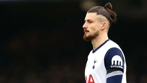 Britanicii anunță ce s-a întâmplat cu Radu Drăguşin şi Cristian Romero la antrenamentul lui Tottenham