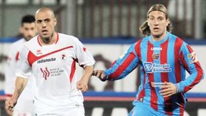 Concurență pentru Mutu!** Catania, dispusă să-l împrumute pe Maxi Lopez la AC Milan