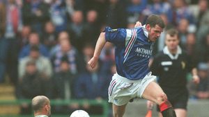 „N-am mai fost niciodată același jucător”. Incredibilele asemănări între cazul lui Ianis Hagi și al unui alt fotbalist de la Rangers, care a suferit o accidentare la genunchi și a lipsit 3 ani de pe gazon, iar apoi a devenit idol