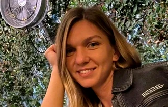 Bărbatul cu care a apărut Simona Halep. Cei doi s-au sărutat (FOTO)