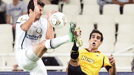 Ei sunt cei doi jucători de la AEK doriți de Becali!** Steaua poate da o MEGA lovitură, cu un puști de 17 ani, care face senzație în Grecia! Colegii îi spun Xavi: