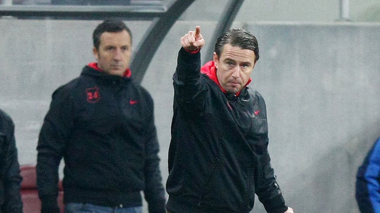 Reghecampf și-a pus mâinile în cap când a văzut ce face un jucător de bază al Stelei:** "Bă, ești nebun?"