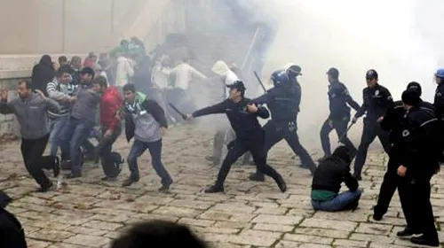 VIDEO Război la Istanbul!** Trei fani au fost înjunghiați înainte de Beșiktaș-Bursa!
