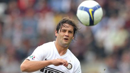 Chivu a rezistat !