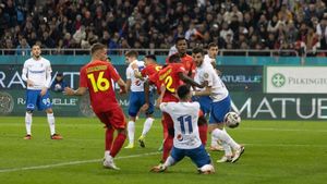 Varianta care aruncă în aer penalty-ul controversat acordat de perechea Horațiu Feșnic - Andrei Chivulete în FCSB - Farul 1-1! Cum s-ar fi luat decizia. EXCLUSIV