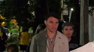 Moment ciudat după România U19 - Muntenegru U19 2-1. Risto Radunovic a trecut pe lângă fostul campion cu FCSB care analiza, cu jurnaliștii, mutările făcute de Gigi Becali în mercato: „Nu cred că era neapărat nevoie de întăriri”