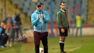 Reghecampf: "Nu am crezut niciodată că vor evolua cu juniorii". Ce spune de un eventual transfer al lui Celeban la Steaua