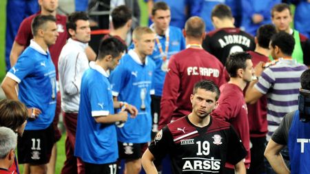 Totul despre colegii mei | Dezvăluiri din vestiarul Rapidului: "Am dat mașina unei fete din club, mă omoară domnul Copos". Care e secretul lui Teixeira și cine venea cu "topoarele"