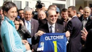 Handbalistele Oltchimului către Emil Boc:** "Ridicați-ne o sală!"