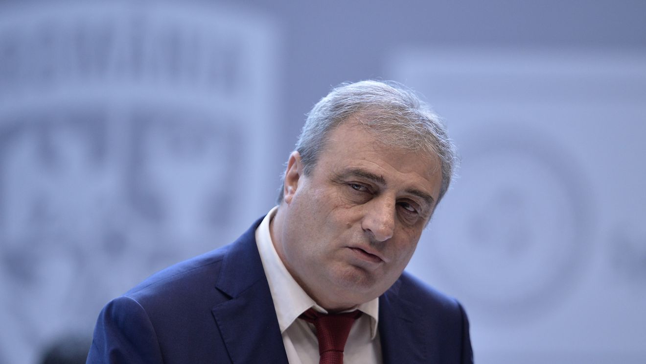 "Eu nu știu ce se întâmplă în vestiar, nu pot răspunde la treaba asta". Întrebarea care l-a "încuiat" pe Stoichiță. O nouă reacție din partea FRF despre problema comunicării cu jucătorii